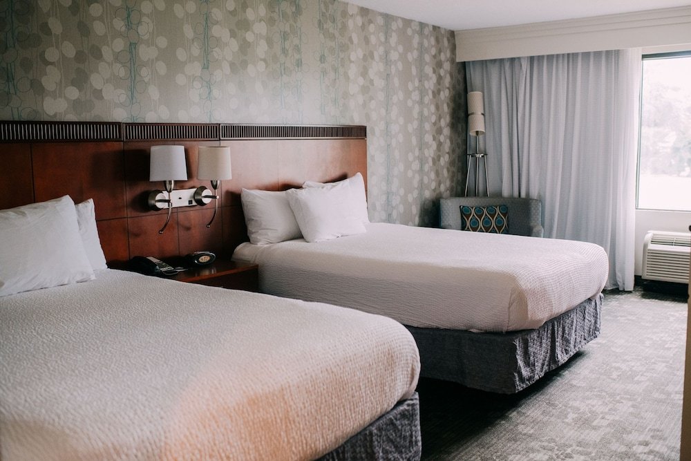 Фото Courtyard by Marriott Gulfport Beachfront