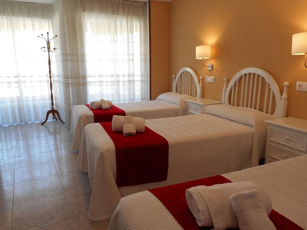 Фото Hostal Gran Vía