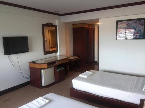 Фото Golden Grand Hotel