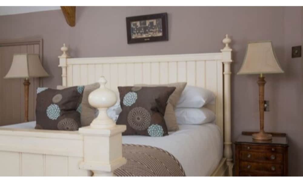 Фото The Priory Hotel