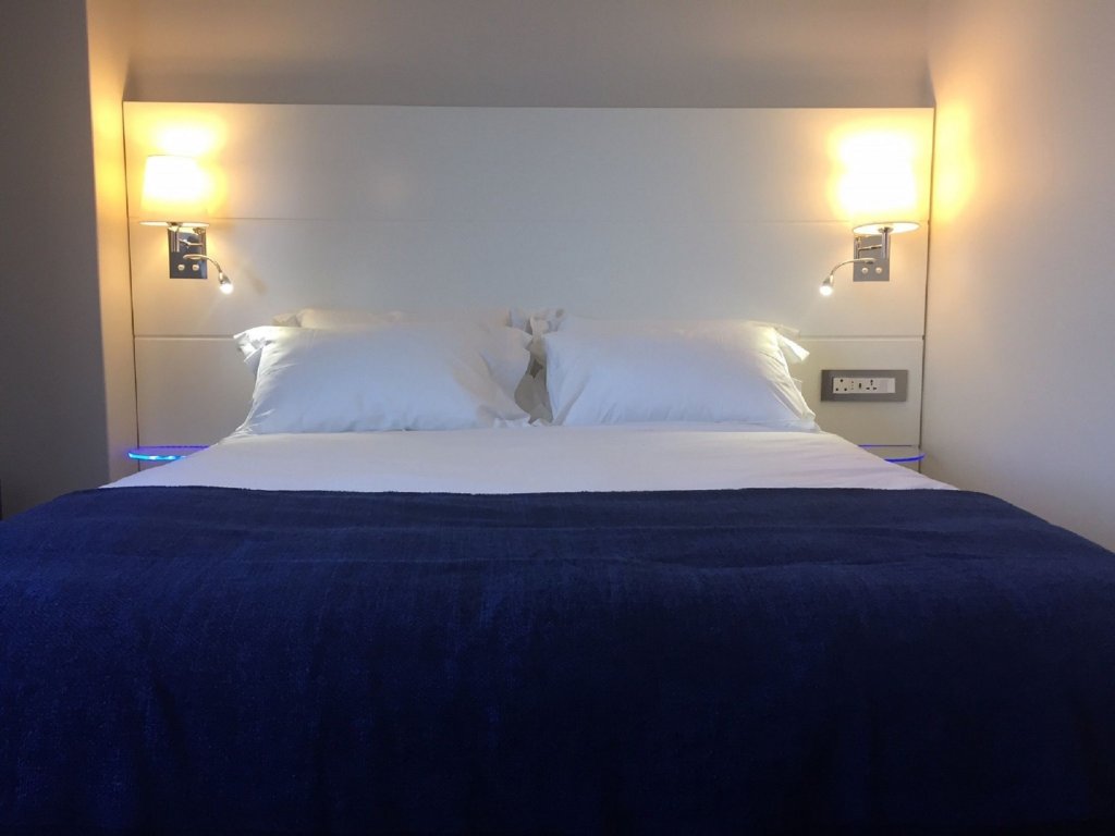 Фото Signature Lux Hotel, by Onomo