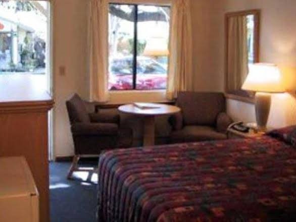 Фото Kelseyville Motel