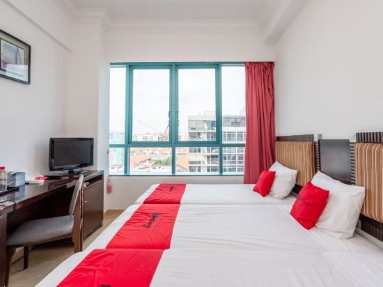 Фото RedDoorz at Aljunied