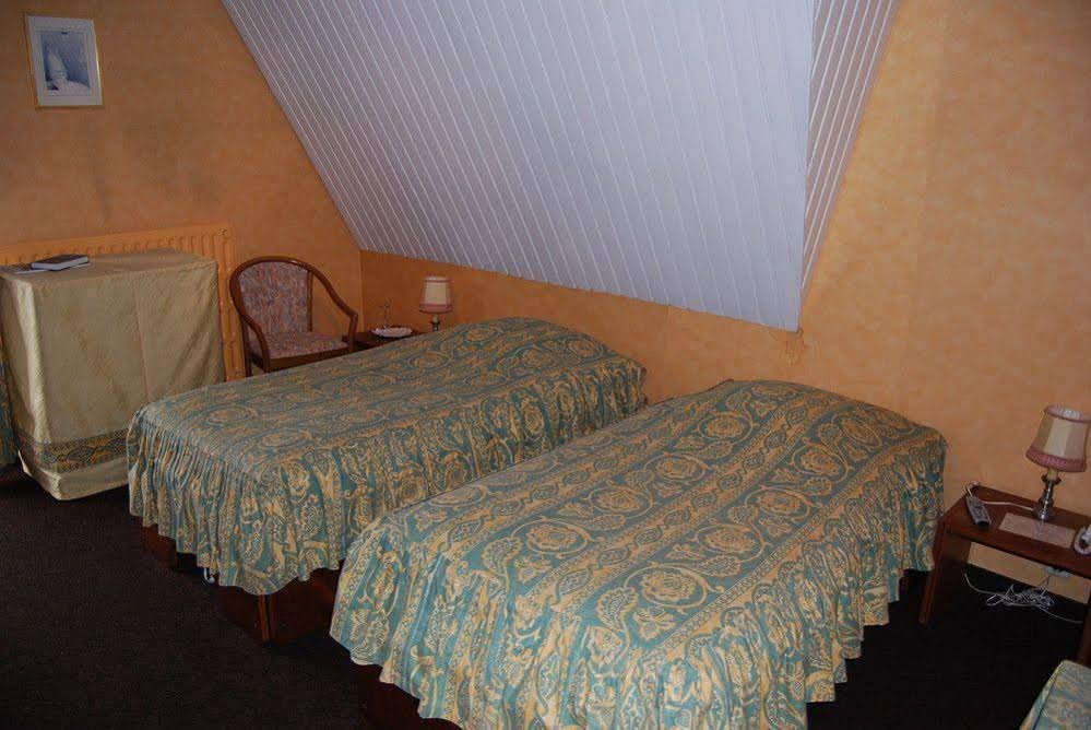 Фото Hostellerie La Villa Des Roses