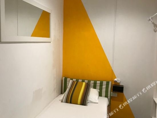 Фото I-Sleep Silom Hostel