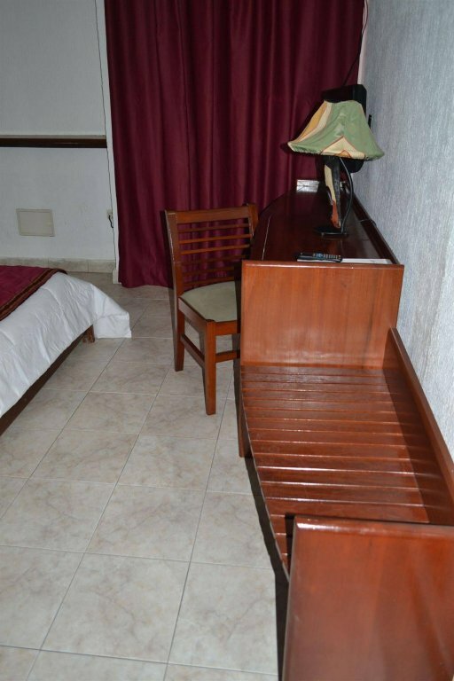 Гостиница Merina Hotel в Яунде