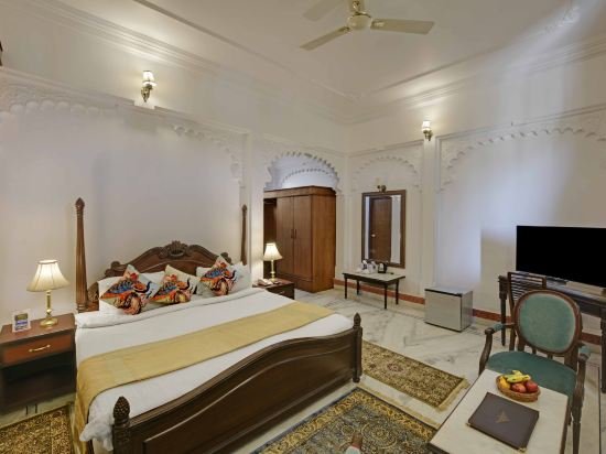 Фото Hotel Raj Kuber