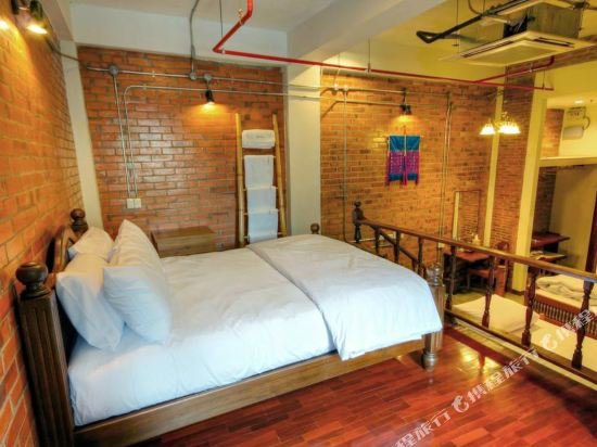 Фото Saengpanya Home Boutique Hotel