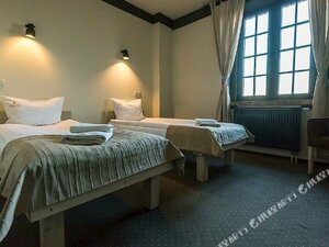 Stara Przędzalnia (Lesser Poland Voivodeship, Kraków, ulica Mały Rynek, 7), hotel