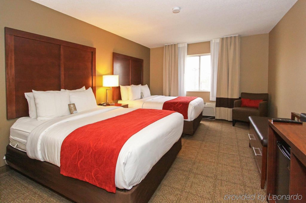 Фото Comfort Suites University