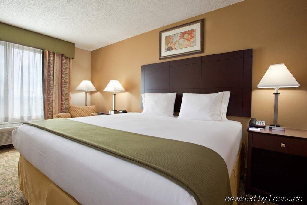 Фото Holiday Inn Express Hotel & Suites Dayton South Franklin, an Ihg Hotel