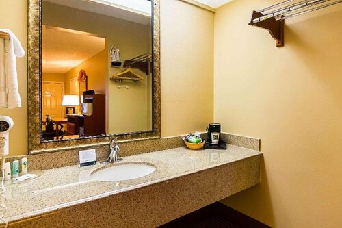 Гостиница Quality Inn & Suites Garland - East Dallas в Гарлэнде