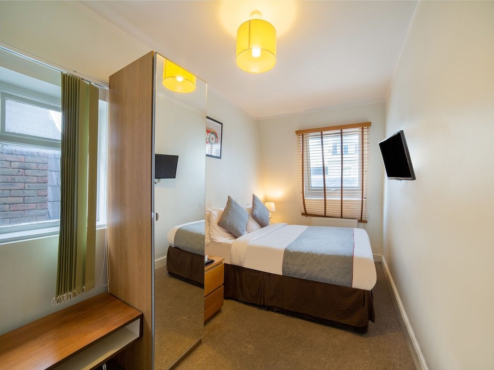 Фото 1 Lexham Gardens Hotel