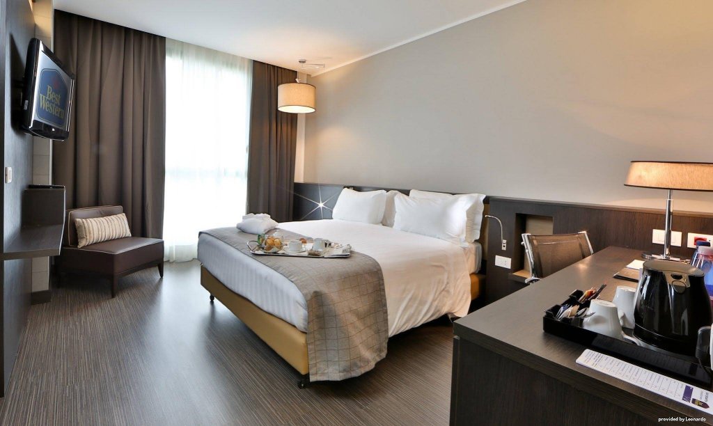 Фото Best Western Premier Chc Airport