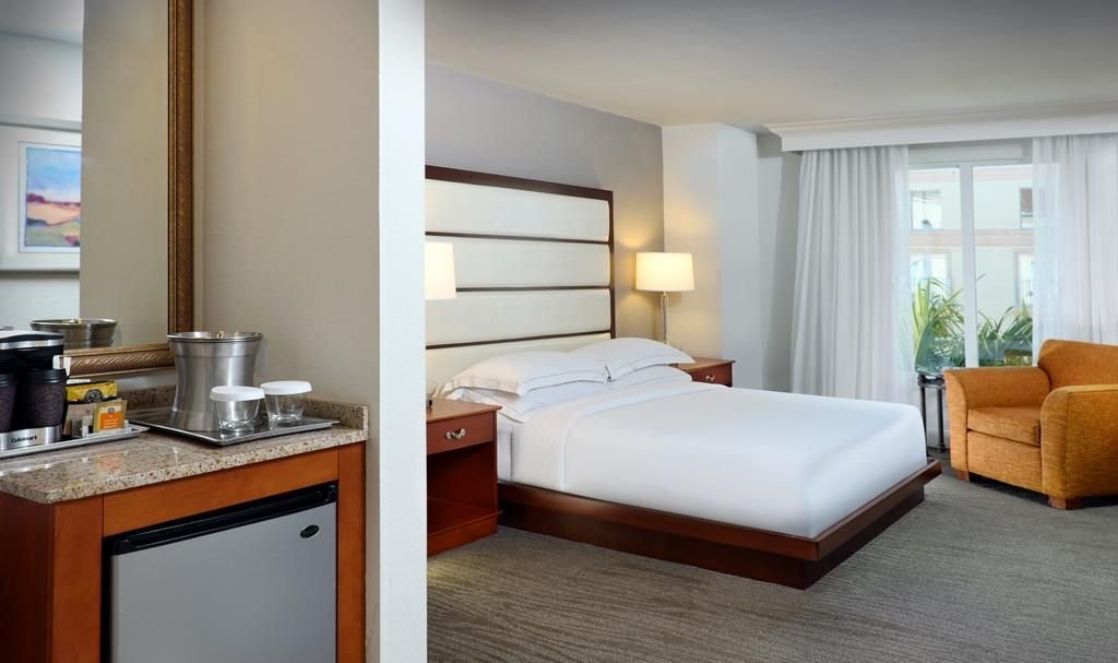 Фото Hilton Naples