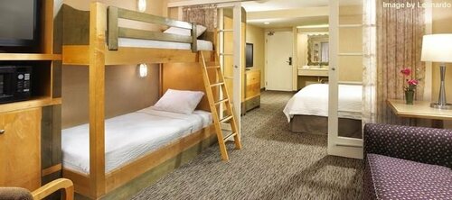 Гостиница Anaheim Portofino Inn and Suites в Анахайме