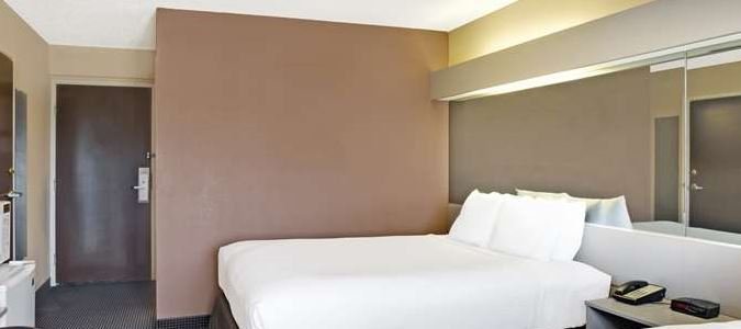 Фото Microtel Inn & Suites by Wyndham Houston