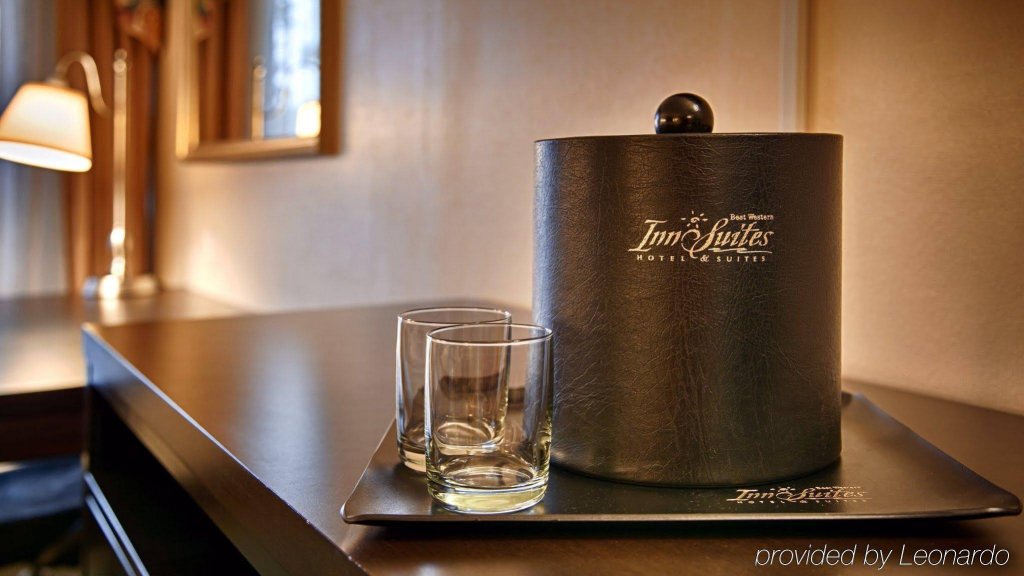 Фото Best Western Airport Albuquerque InnSuites Hotel & Suites