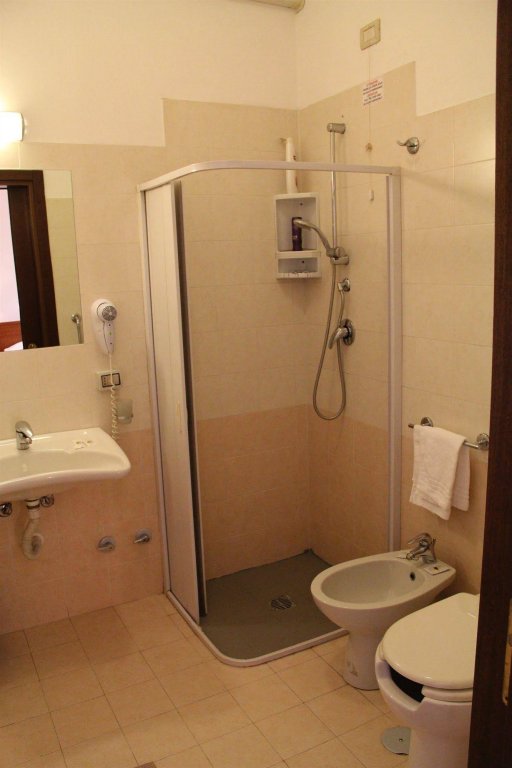 Фото Hotel Alessander