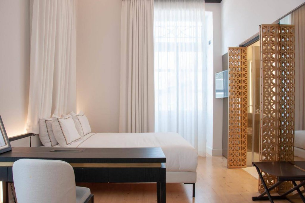 Фото S Paul Hotel