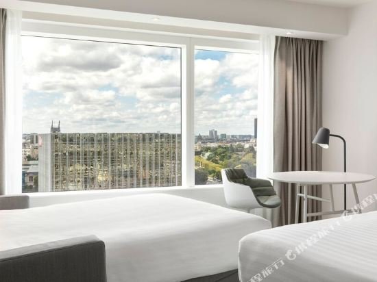 Фото Courtyard by Marriott Paris Gare de Lyon