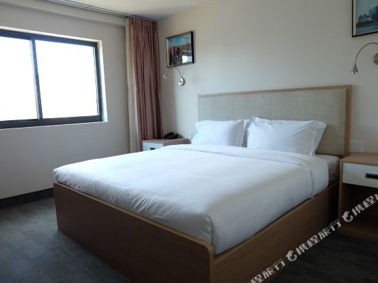 Фото Lic Plaza Hotel