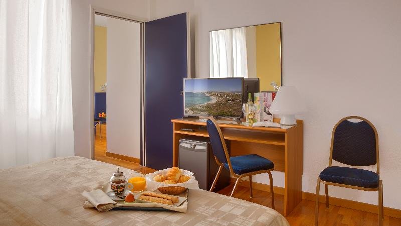 Фото Hotel Mistral 2