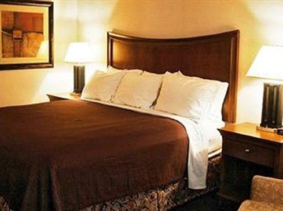 Фото Trade Winds Central Inn