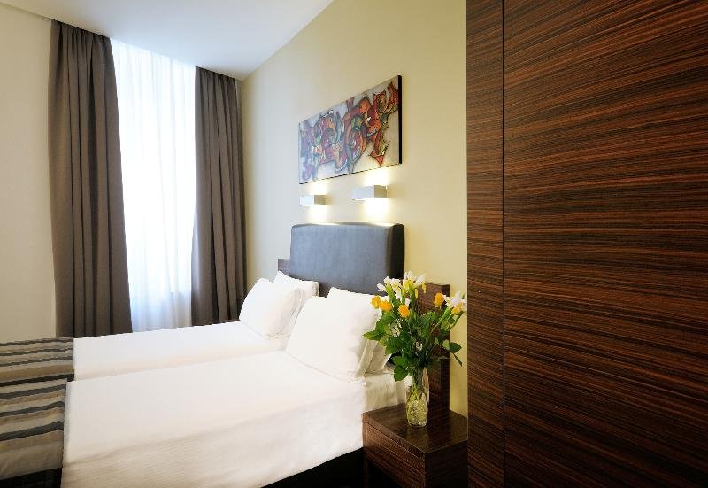 Фото Best Suites Trevi