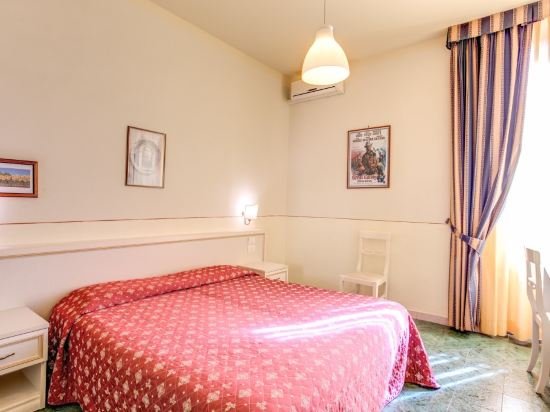 Фото Hotel Marine