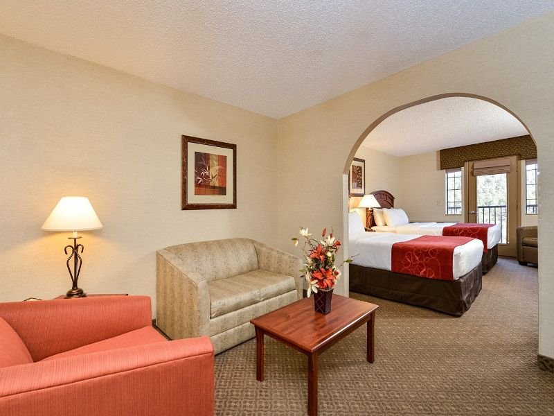 Фото Comfort Suites Golden West on Evergreen Parkway
