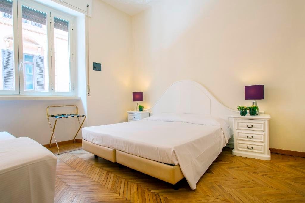 Фото Hotel Trinità dei Monti