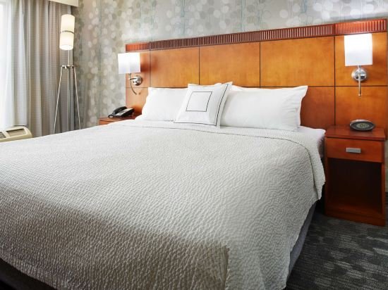 Фото Courtyard by Marriott Hamilton