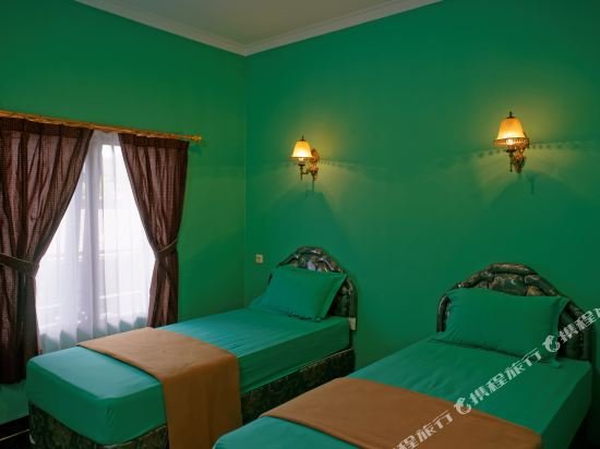 Фото Hotel Diana Jogja