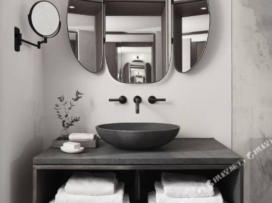 Фото Premier Inn London Stratford