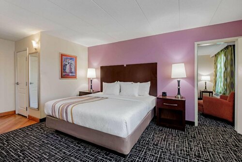 Гостиница La Quinta Inn & Suites by Wyndham Lexington Park - Patuxent