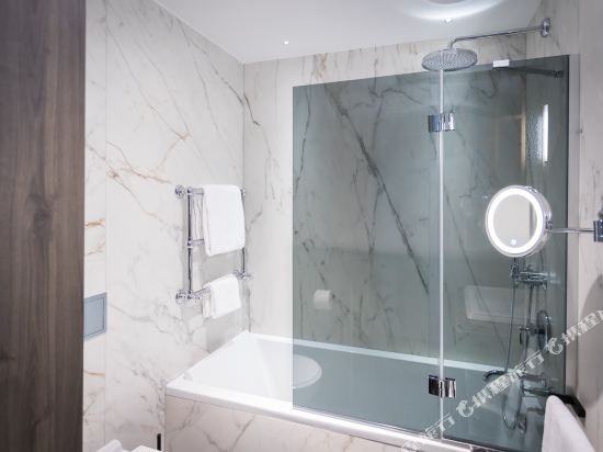 Фото Maison Rouge Hotel