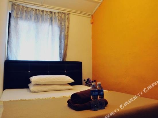 Фото Monkey Motel & Café