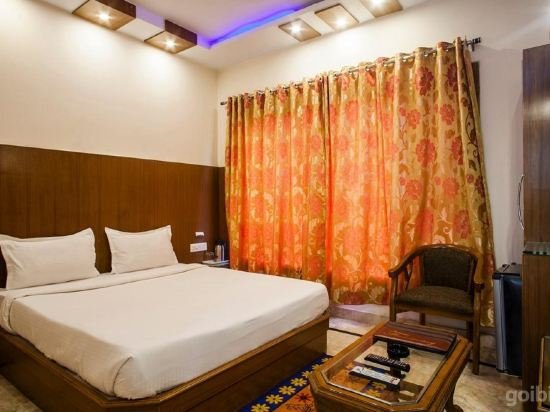 Фото Hotel Basera Brij Bhoomi