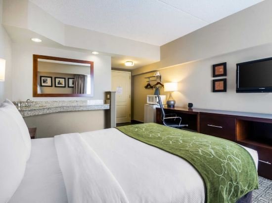Фото Comfort Suites at Woodbridge