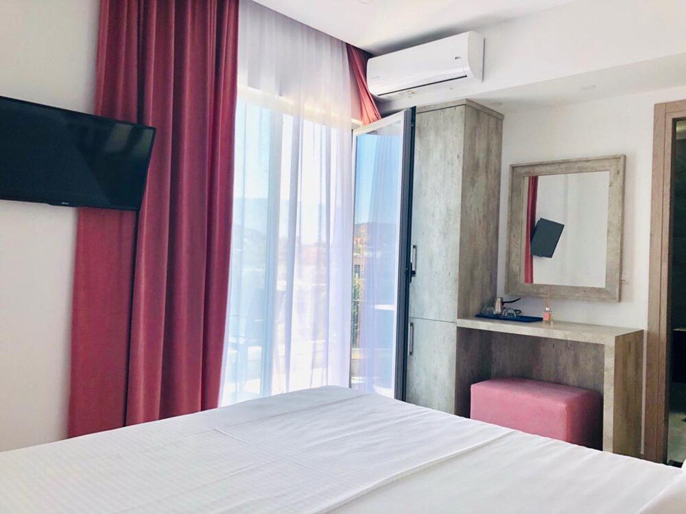 Фото Hotel Kuburi