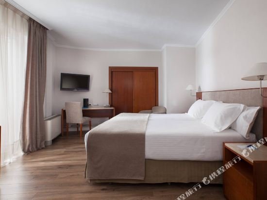 Фото Nh Córdoba Califa Hotel