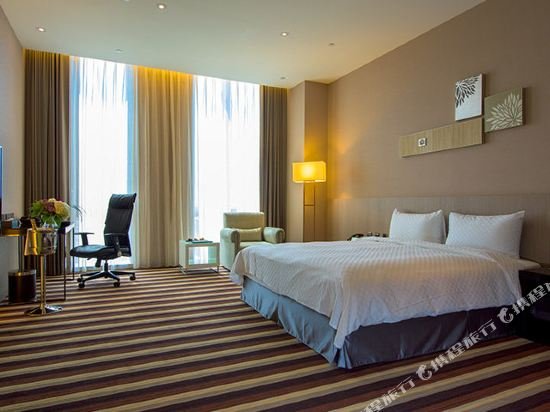 Фото Grand Royal Hotel