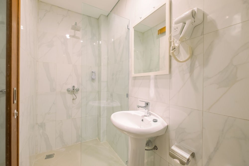 Фото Caroline Hostel