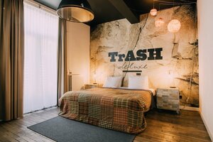 Гостиница Hotel Trash Deluxe в Маастрихте