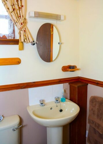 Гостиница Clarke Cottage Guest House в Данфермлине