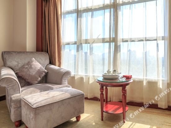 Фото Huijin Holiday Inn