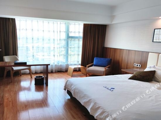 Фото Palace International Hotel