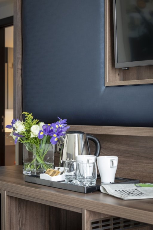 Фото St Giles Heathrow Hotel