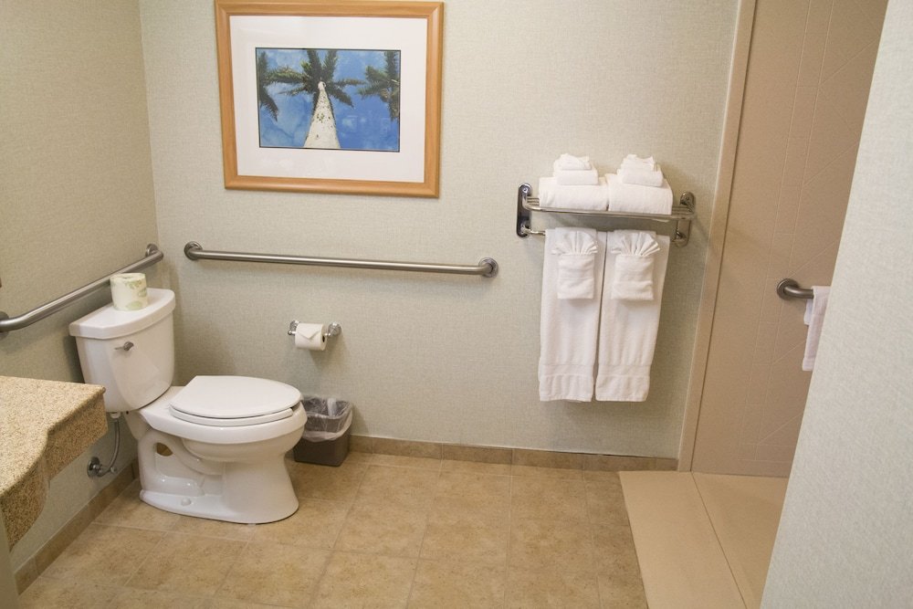 Фото Hampton Inn And Suites Madera